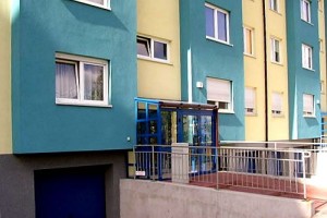Katowice - ul.Zielona 4 - Budynek wielorodzinny