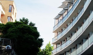 Czy mieszkanie w bloku to dobry wybór? Poznaj jego wady i zalety