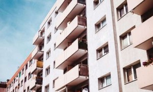 Czy warto kupić mieszkanie na parterze? Jakie są wady i zalety?