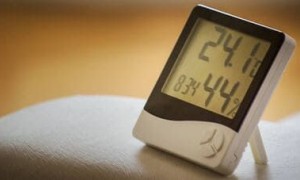 Jak zmniejszyć wilgoć w mieszkaniu i domu? Skuteczne sposoby