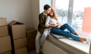 Co dzieje się z mieszkaniem kupionym przed ślubem po zawarciu małżeństwa?